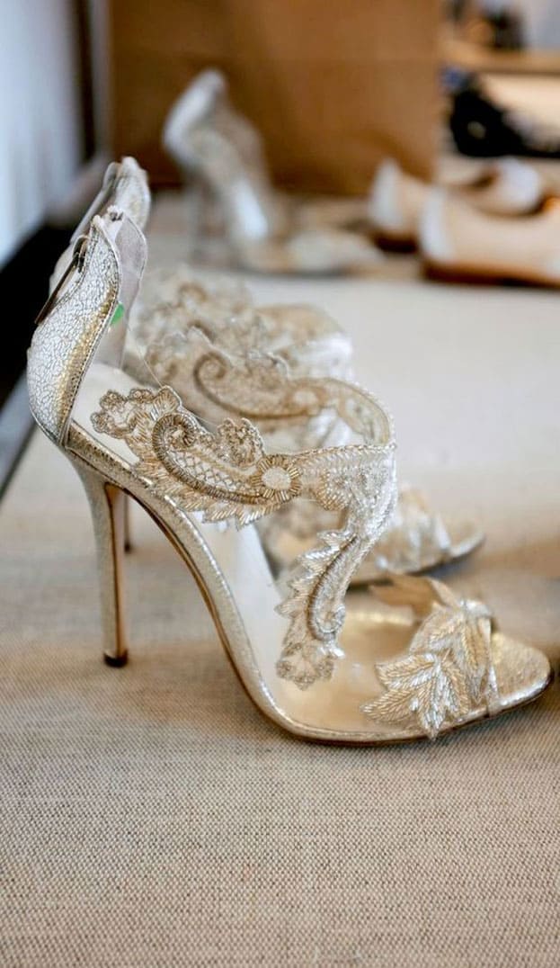 giày cưới ren trắng hoa văn đẹp