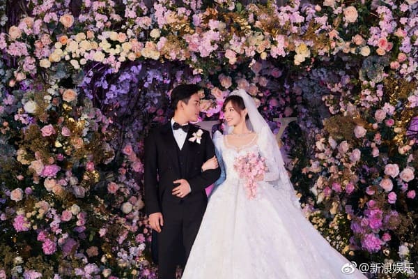 Váy cưới lộng lẫy dài hơn 4 mét trong ngày vui của Đường Yên