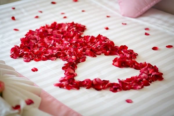 trang trí phòng cưới bằng hoa hồng 2