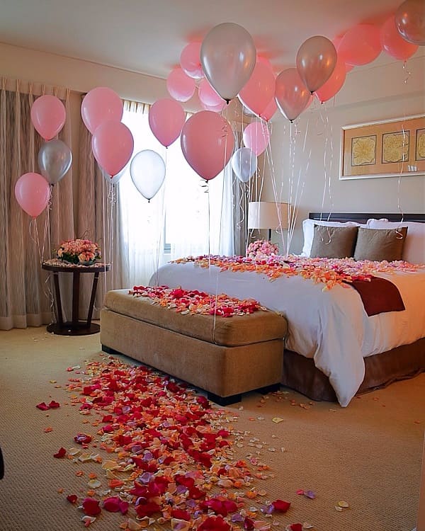 trang trí phòng cưới bằng hoa hồng 1