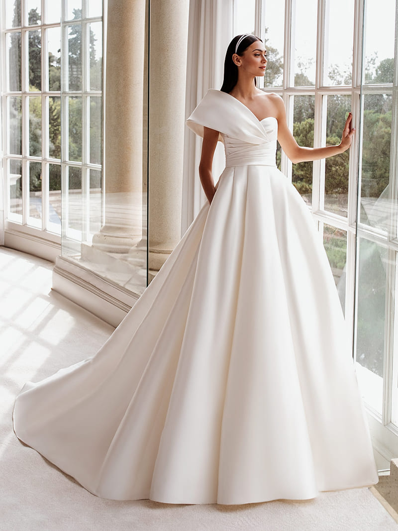 15 mẫu váy cưới mang phong cách hoàng gia hứa hẹn sẽ tạo nên cơn sốt trong năm 2020