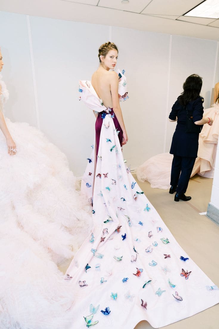 Bộ sưu tập xu hướng váy cưới cho những cô dâu trong mùa cưới 2020