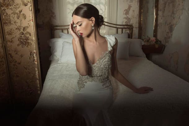 9 kiểu đường viền cổ áo cưới giúp tôn dáng mọi cô dâu