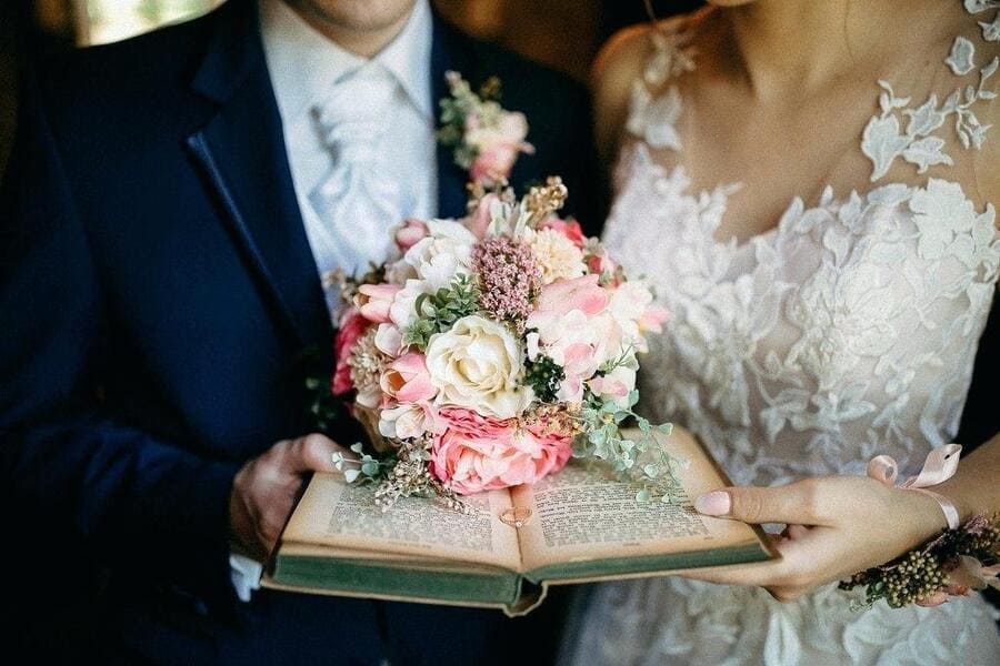 Trả lời 4 câu hỏi liên quan đến bó hoa cưới mà nhiều cô dâu thắc mắc