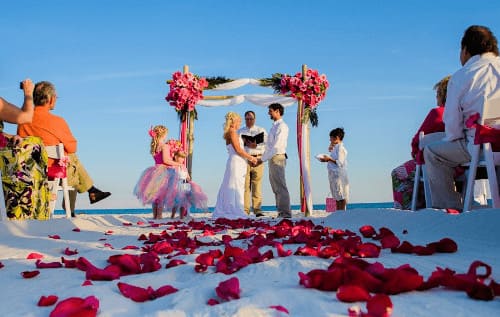 Bí quyết giúp bạn có bữa tiệc cưới ngoài biển đáng nhớ nhất 1