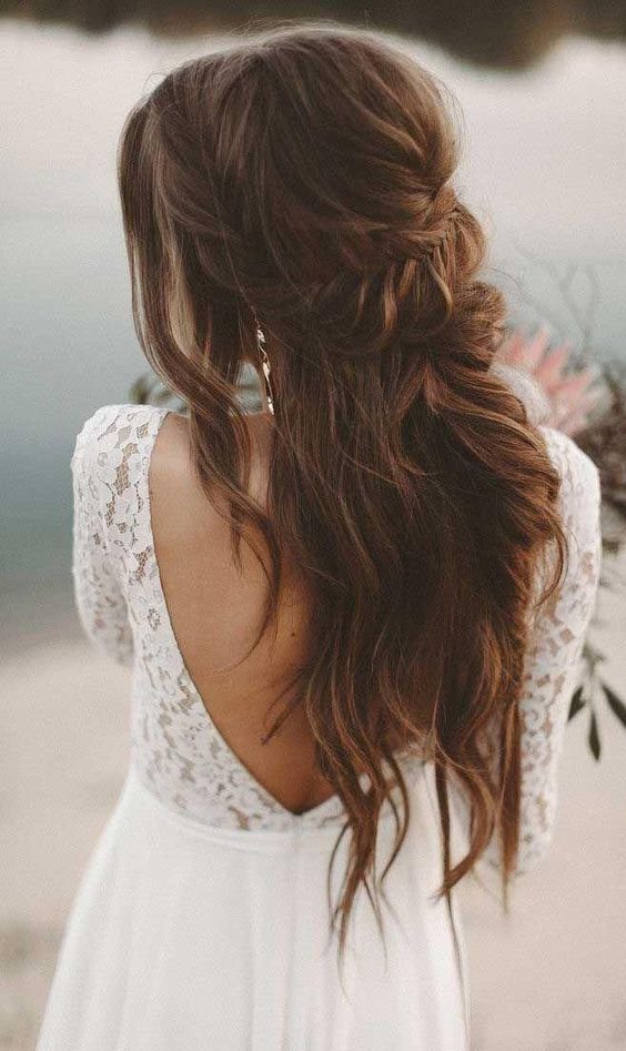 Kiểu tóc đẹp cô dâu: Tóc buộc một nửa