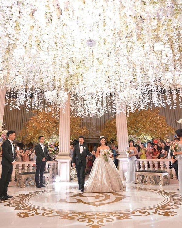 Đám cưới sao Indonesia xa hoa không kém Huỳnh Hiểu Minh marry
