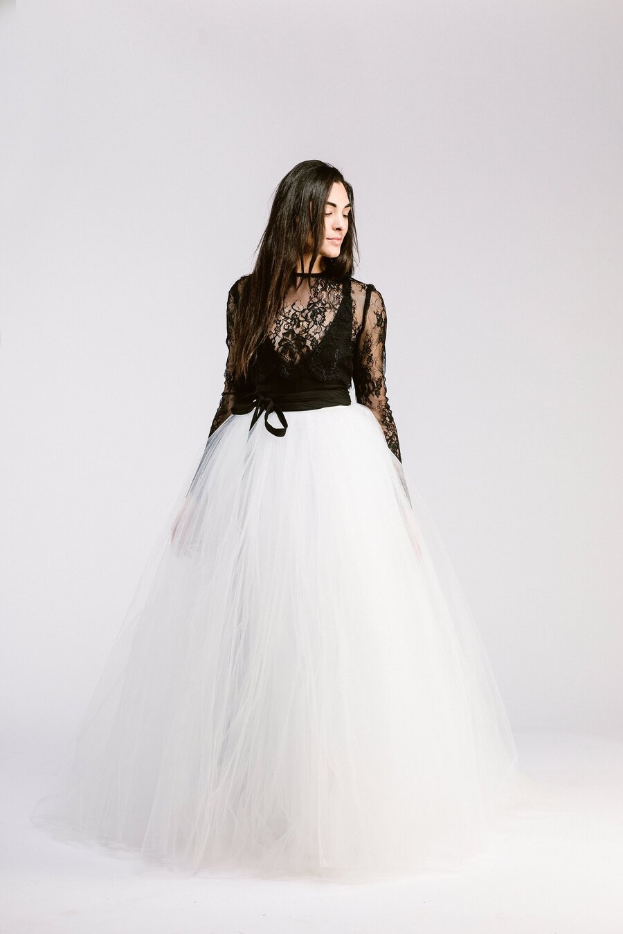 Váy cưới màu đen - #hot_trend mùa cưới 2019 - | The dress, Quinceanera  dresses, Cô dâu
