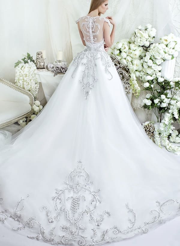 Váy cưới siết eo mang cho mùa xuân 2020  Mon Ami Wedding