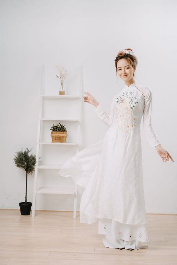 9 mẫu áo dài cưới đẹp đơn giản cho các cô dâu nhẹ nhàng, nữ tính Mate.vn