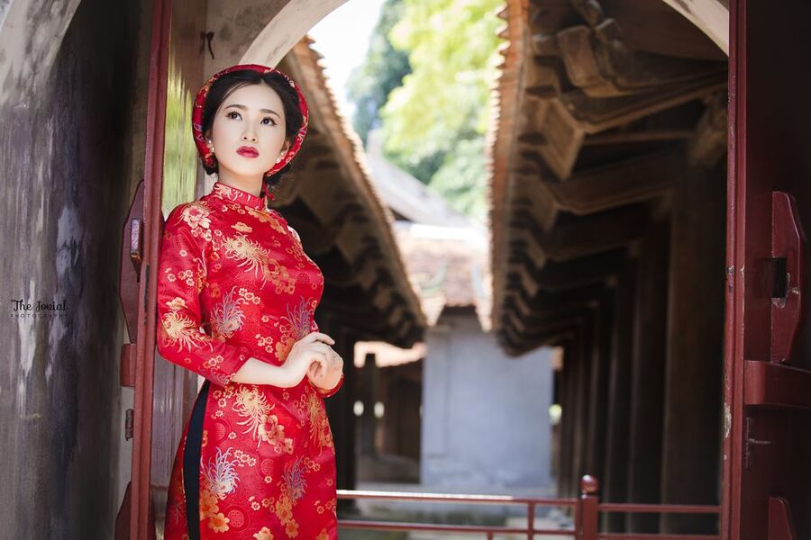 Áo dài cưới gấm đỏ - nét đẹp truyền thống sang trọng cho cô dâu Mate.vn