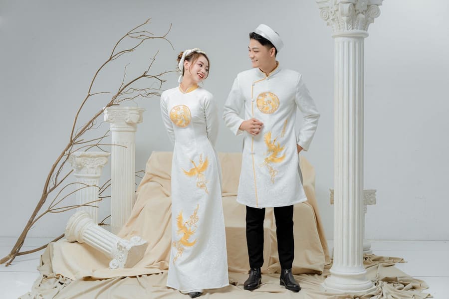 Áo dài cưới gấm trắng - nét đẹp truyền thống và sang trọng cho cô dâu Mate.vn