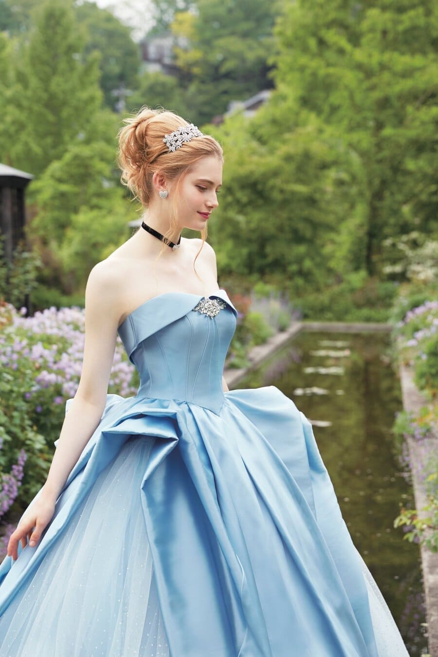 Sẽ ra sao khi dàn công chúa Disney ăn mặc đúng như giai đoạn lịch sử?