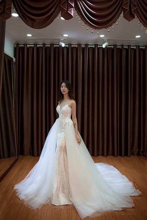 Váy cưới đơn giản sang trọng cut - out Mate.vn