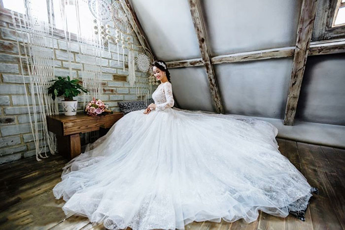 Váy cưới đơn giản sang trọng cổ điển 2 Mate.vn