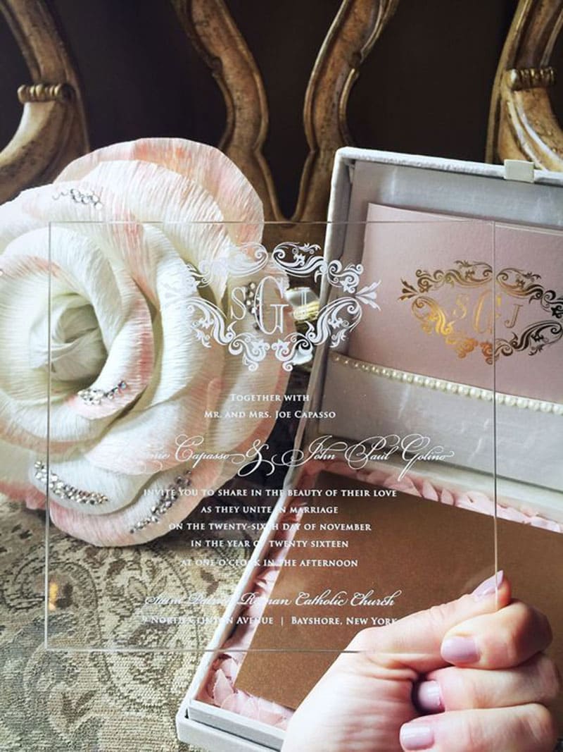 Thiệp cưới acrylic: sự lựa chọn vừa thanh lịch cho đám cưới của bạn