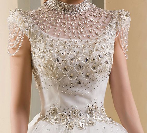 Top 10 mẫu váy cưới đắt nhất mọi thời đại