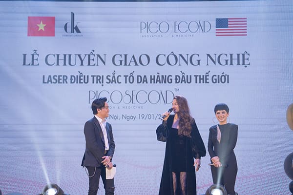 Hồ Ngọc Hà khoe dáng cực mê, hội ngộ DJ Kuns trong sự kiện về làm đẹp tại Hà Nội